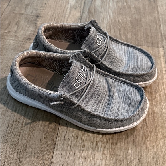 Hey Dudes - Picture 2 of 7